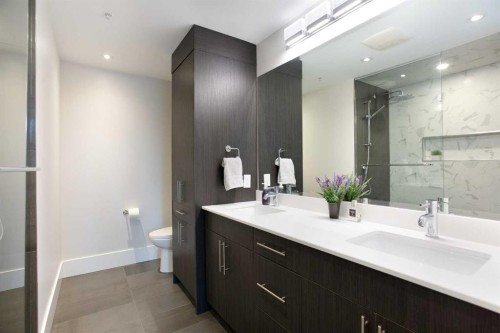 1005-205 Riverfront Avenue Sw, Calgary, AB - Indoor Photo Showing Bathroom