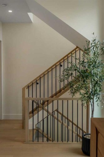 3917 23 Avenue Sw, Calgary, AB - Indoor Photo Showing Other Room