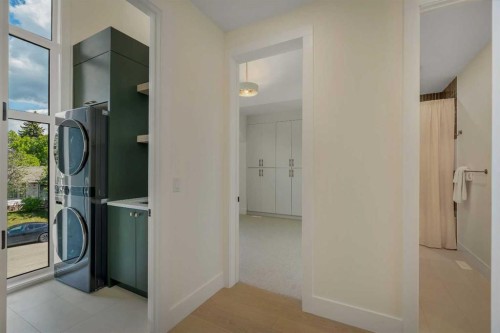 3917 23 Avenue Sw, Calgary, AB - Indoor
