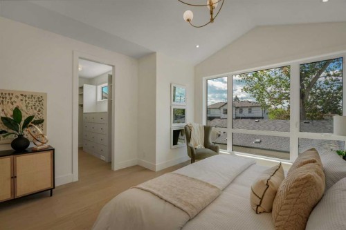 3917 23 Avenue Sw, Calgary, AB - Indoor Photo Showing Bedroom