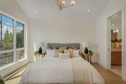 3917 23 Avenue Sw, Calgary, AB - Indoor Photo Showing Bedroom