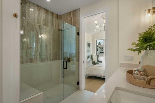 3917 23 Avenue Sw, Calgary, AB - Indoor Photo Showing Bathroom