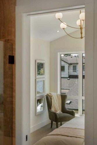 3917 23 Avenue Sw, Calgary, AB - Indoor Photo Showing Other Room