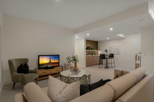 3917 23 Avenue Sw, Calgary, AB - Indoor Photo Showing Other Room