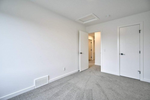 41 Legacy Point Terrace Se, Calgary, AB 