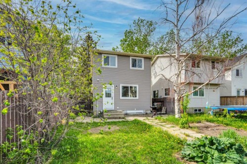 74 Castledale Way Ne, Calgary, AB 