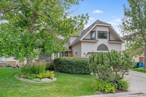 112 Hawkford Crescent Nw, Calgary, AB - Outdoor