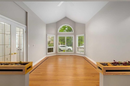 112 Hawkford Crescent Nw, Calgary, AB - Indoor Photo Showing Other Room