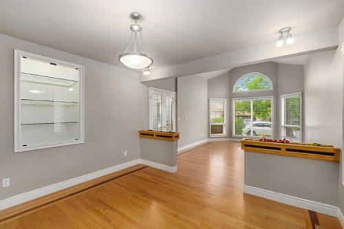 112 Hawkford Crescent Nw, Calgary, AB - Indoor Photo Showing Other Room
