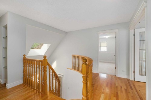 112 Hawkford Crescent Nw, Calgary, AB - Indoor Photo Showing Other Room