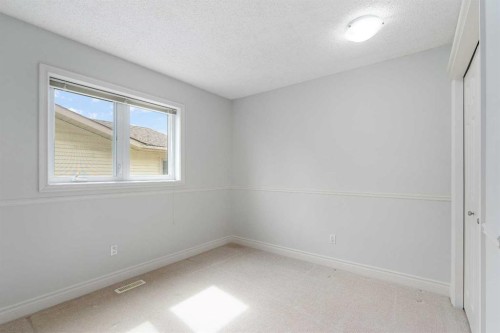 112 Hawkford Crescent Nw, Calgary, AB - Indoor Photo Showing Other Room