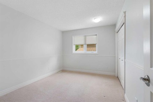 112 Hawkford Crescent Nw, Calgary, AB - Indoor Photo Showing Other Room