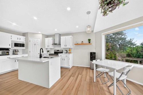 27 Covette Green Ne, Calgary, AB 