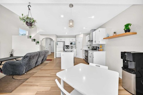 27 Covette Green Ne, Calgary, AB 