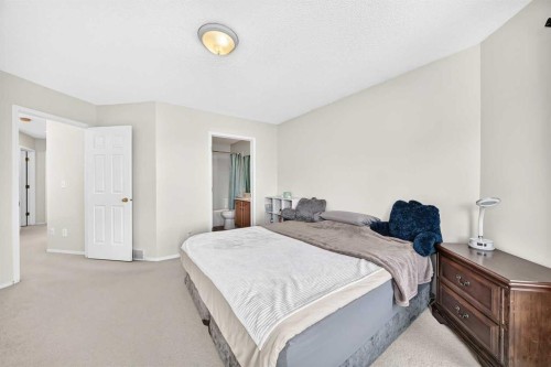 27 Covette Green Ne, Calgary, AB 