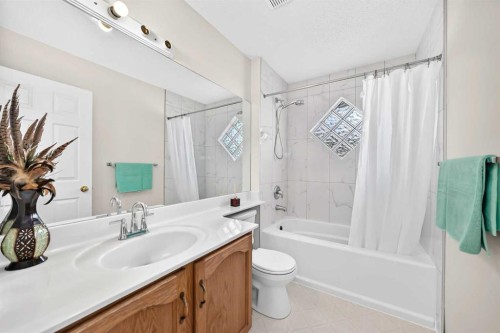 27 Covette Green Ne, Calgary, AB 