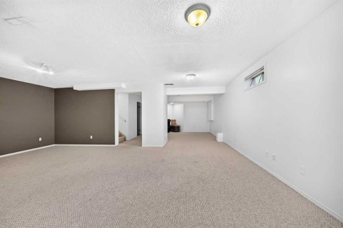 27 Covette Green Ne, Calgary, AB 