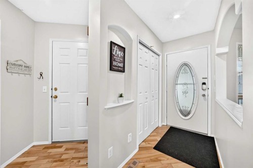 27 Covette Green Ne, Calgary, AB 