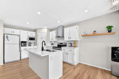 27 Covette Green Ne, Calgary, AB 