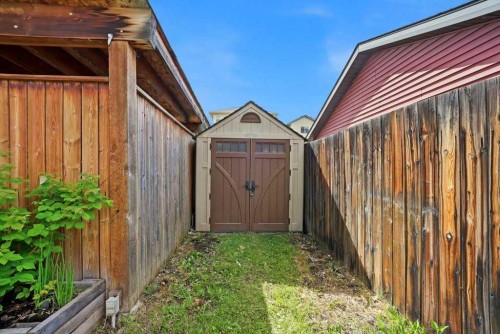 319 Everstone Drive Sw, Calgary, AB 