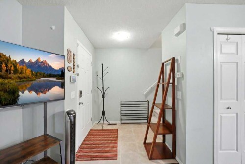 319 Everstone Drive Sw, Calgary, AB 