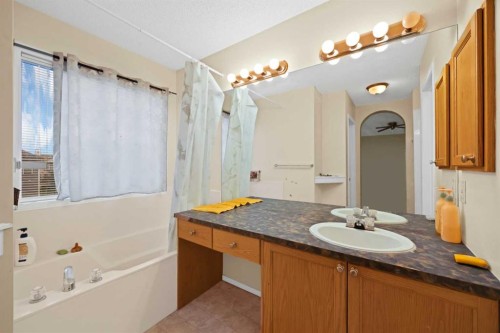 25 Martha'S Meadow Place Ne, Calgary, AB 