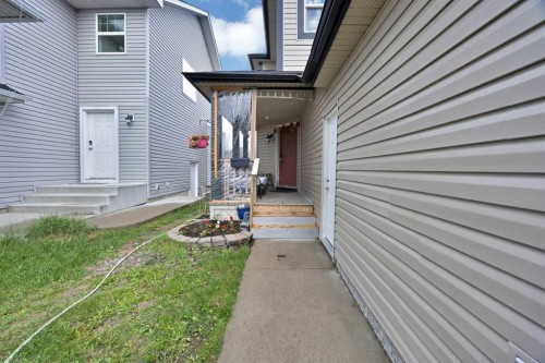 25 Martha'S Meadow Place Ne, Calgary, AB 