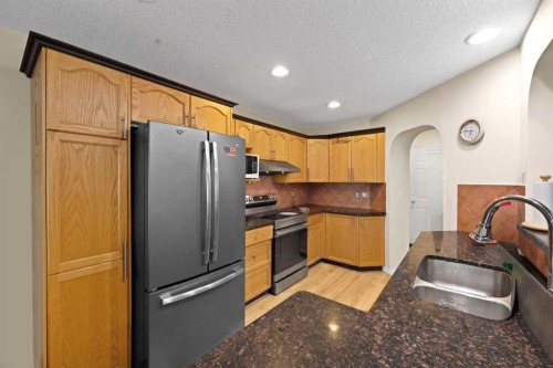 25 Martha'S Meadow Place Ne, Calgary, AB 