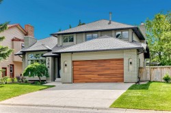 344 Canterville Drive SW Calgary, AB T2W 3Z9