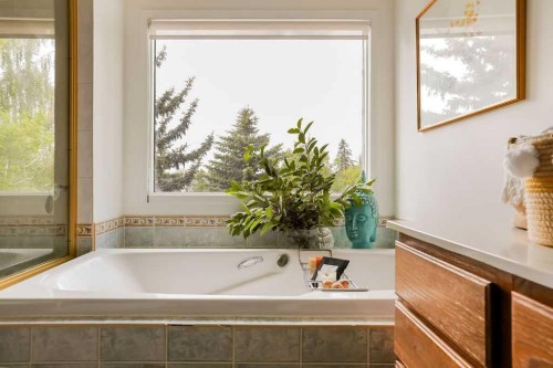 344 Canterville Drive Sw, Calgary, AB 