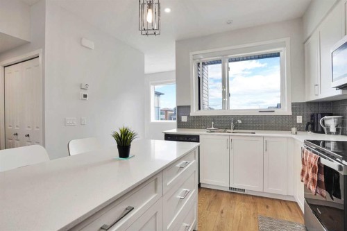 104 Corner Glen Circle Ne, Calgary, AB 