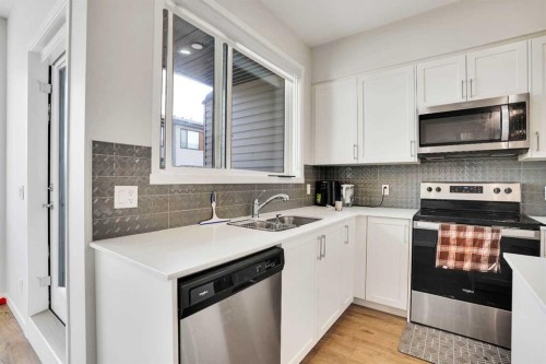 104 Corner Glen Circle Ne, Calgary, AB 