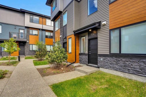 104 Corner Glen Circle Ne, Calgary, AB 
