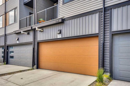 104 Corner Glen Circle Ne, Calgary, AB 