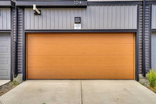 104 Corner Glen Circle Ne, Calgary, AB 