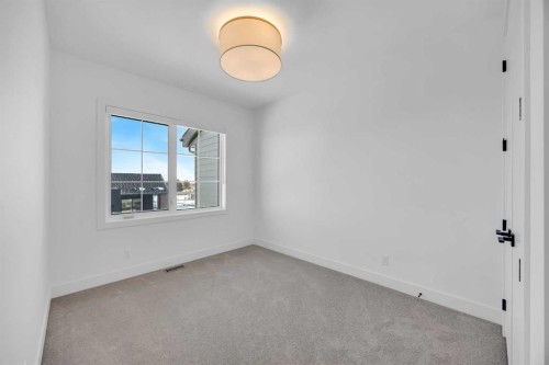 133 Greenwich Common Nw, Calgary, AB 