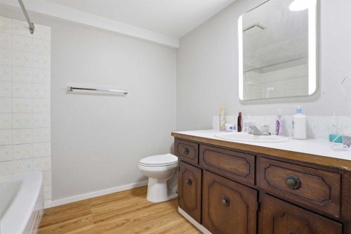 84 Ranchero Rise Nw, Calgary, AB 
