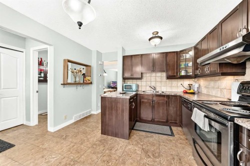 63 Strathcona Crescent Sw, Calgary, AB 