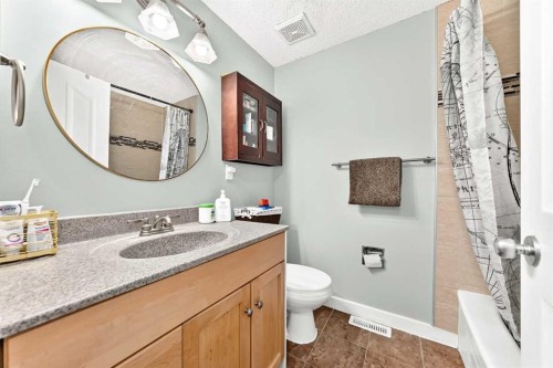 63 Strathcona Crescent Sw, Calgary, AB 