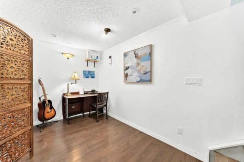 63 Strathcona Crescent Sw, Calgary, AB 
