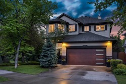 15 Douglas Glen Heights SE Calgary, AB T2Z 3T4