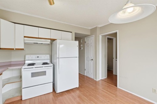 298 Costa Mesa Close Ne, Calgary, AB 
