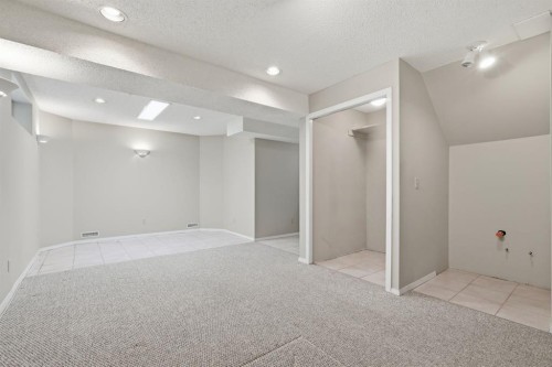 298 Costa Mesa Close Ne, Calgary, AB 