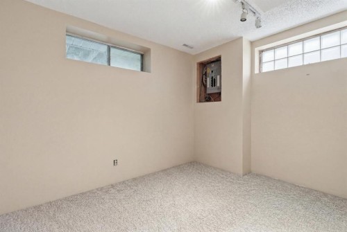 298 Costa Mesa Close Ne, Calgary, AB 