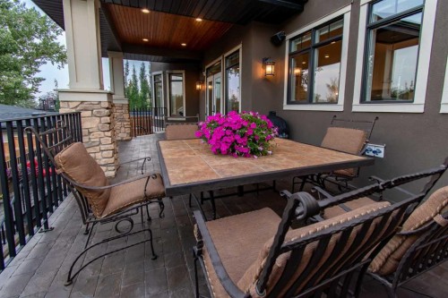 1318 Windsor Street Nw, Calgary, AB 