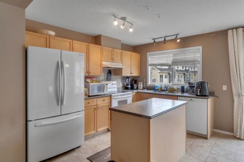 223 Mckenzie Towne Gate Se, Calgary, AB 