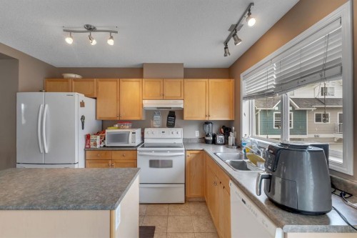 223 Mckenzie Towne Gate Se, Calgary, AB 