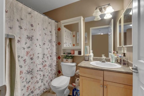 223 Mckenzie Towne Gate Se, Calgary, AB 
