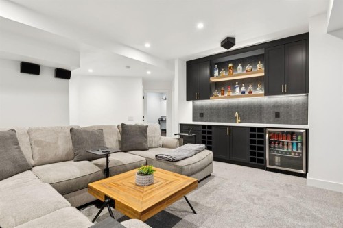 3 Discovery Ridge Lane Sw, Calgary, AB 