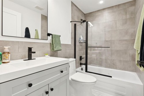 3 Discovery Ridge Lane Sw, Calgary, AB 